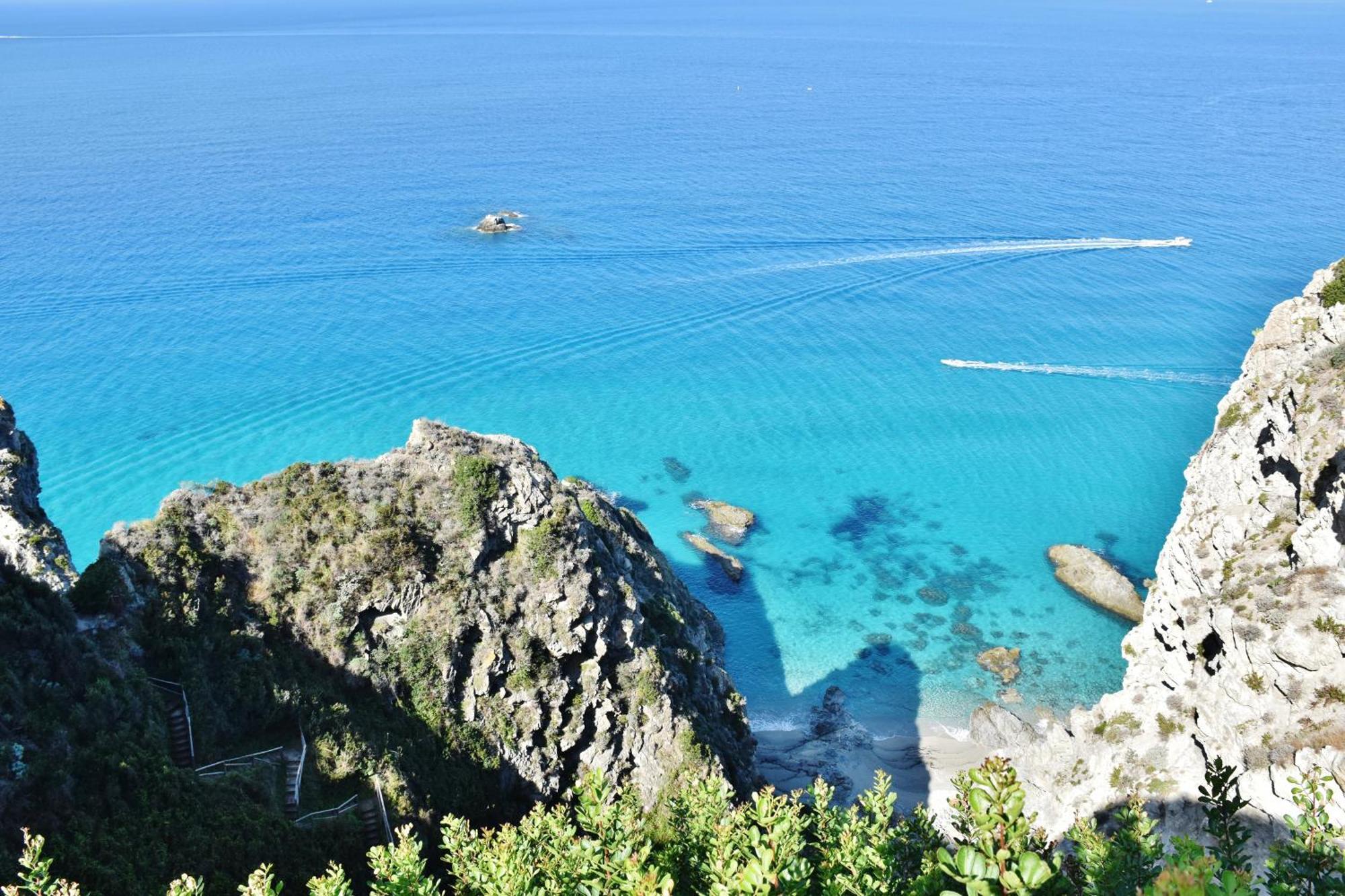 Calabria Beach Villa'S Capo Vaticano Exteriör bild